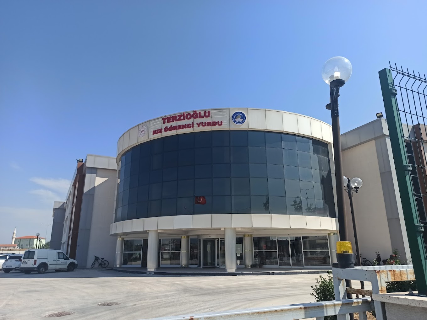 Yurt Binası